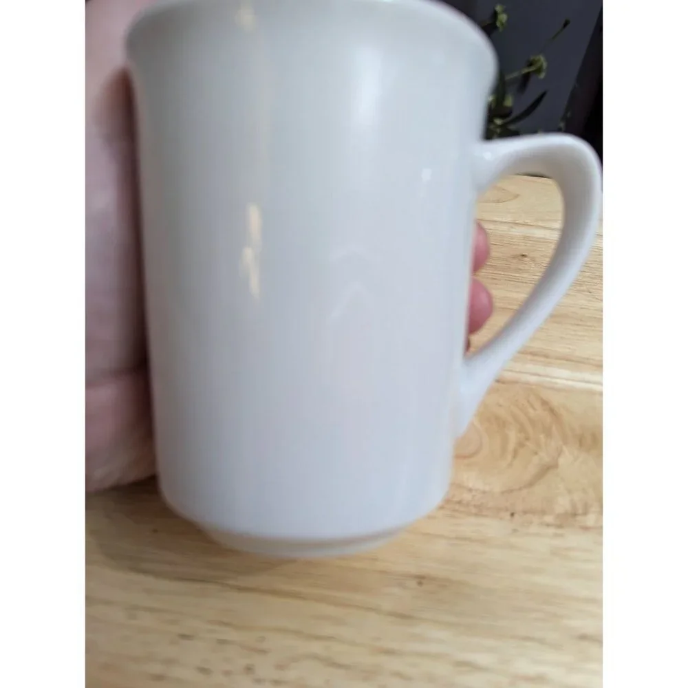 Vietnam Veterans memorial Des Moines Iowa‎ mug white black line art 4 inch vtg
